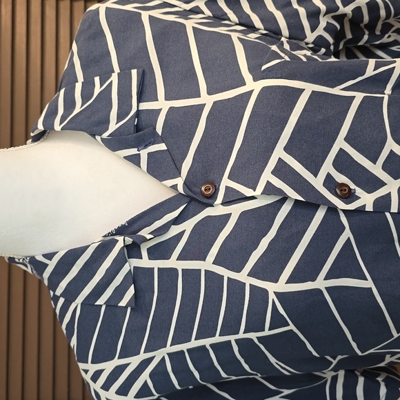 Manuhealii Boys top - Picture 2 of 5